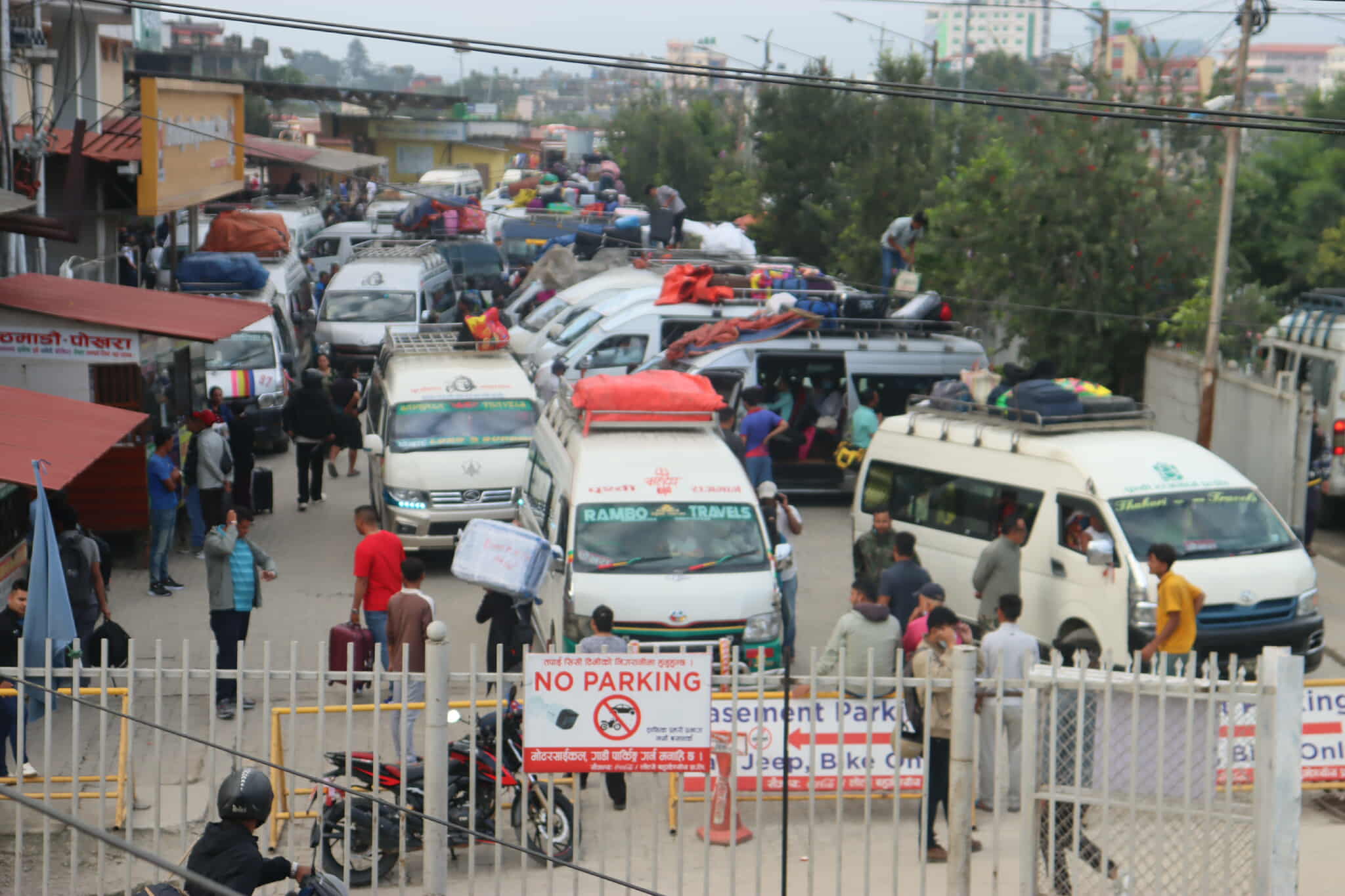 दसैँ मनाउन पाँच दिनमा झन्डै दुई लाखले छाडे काठमाडौंँ