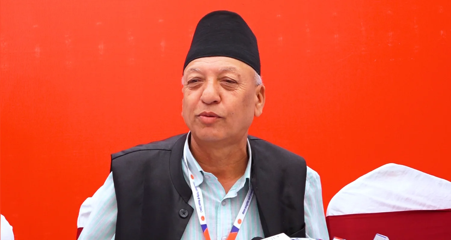 विशिष्ट व्यक्तिहरुलाई राजनीतिमा आउन रोक्नुपर्नेबारे एमालेमा छलफल