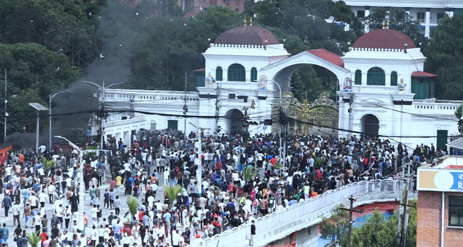 जेनजी आन्दोलनमा सहभागी प्रदर्शनकारीहरुद्वारा सिंहदरबार छिर्ने प्रयास