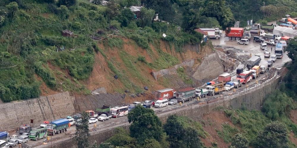 सडक विभागले भन्यो- बाटो सहज भइसक्यो, दसैँमा यात्रा गर्न सहज हुन्छ