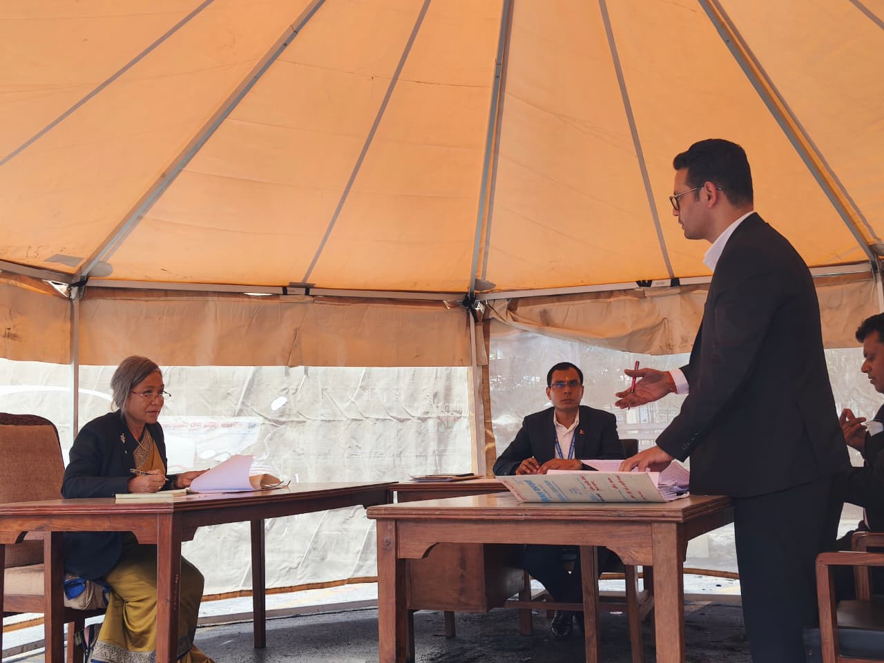 सर्वोच्च अदालतको इजलास पालमुनिबाटै सञ्चालन