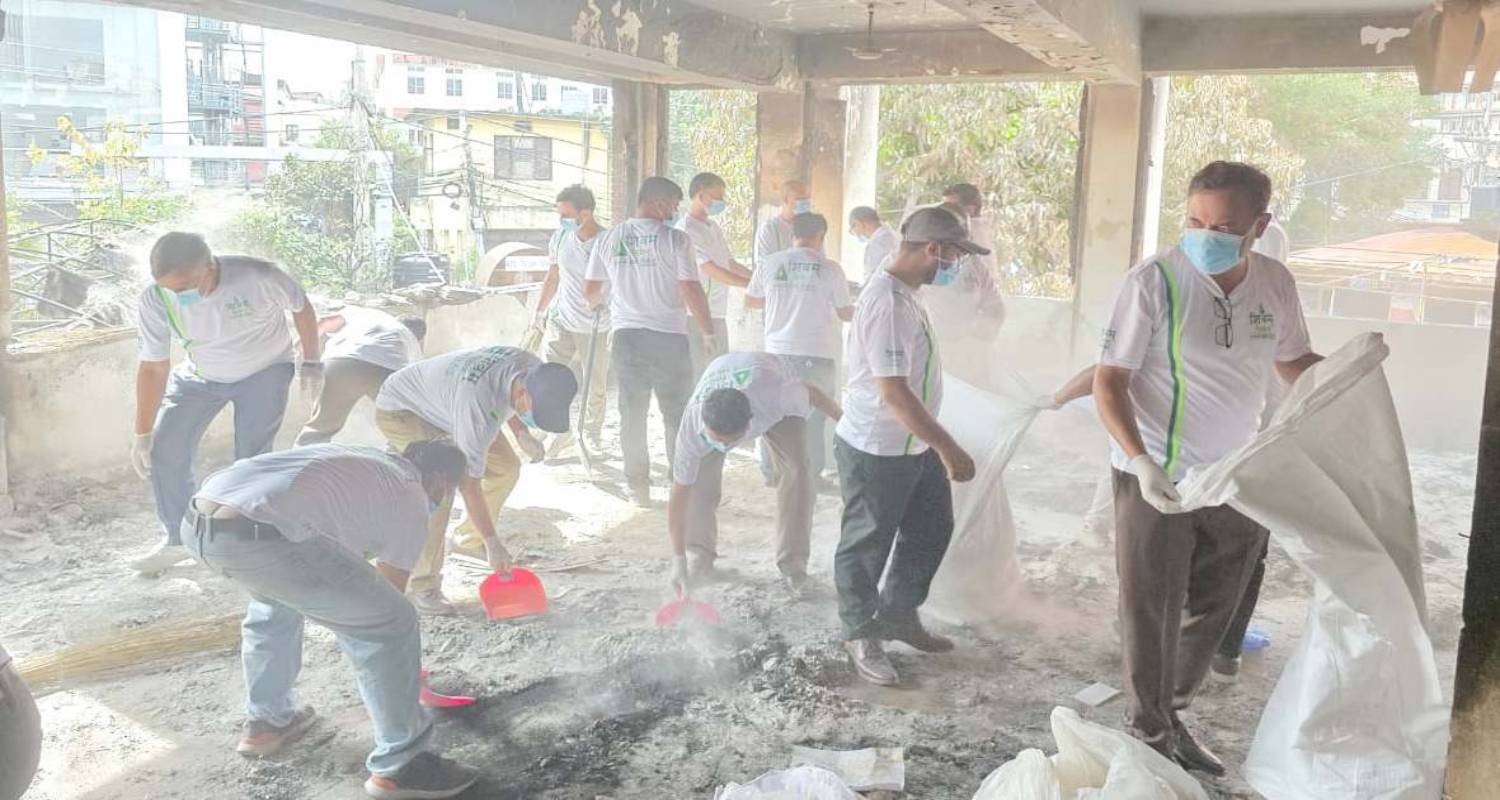 आन्दोलनपछि काठमाडौंको सरसफाइमा शिवम् सिमेन्ट