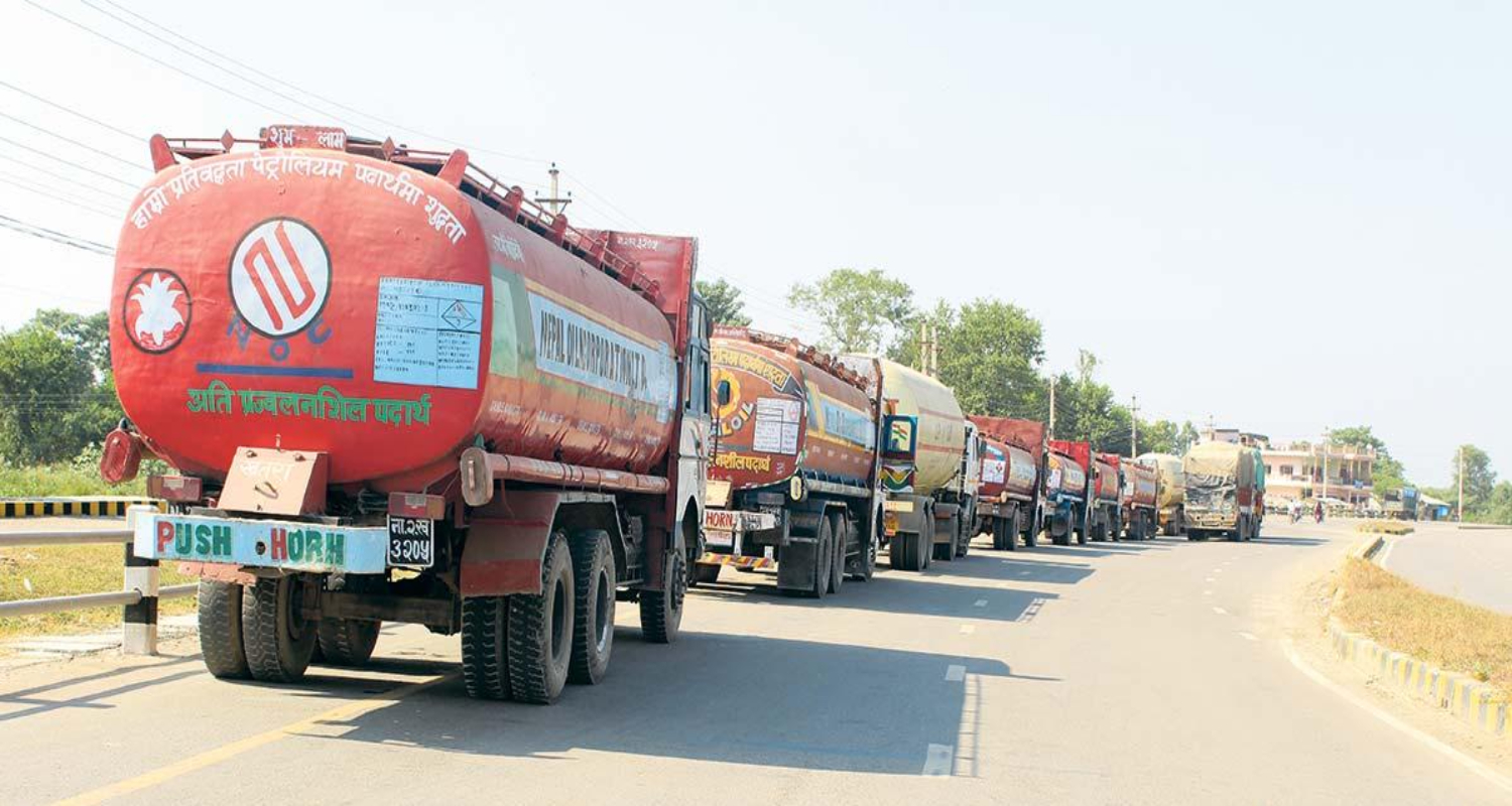 पेट्रोल र ग्यास यथावत्, डिजेल र मट्टीतेलको मूल्य घट्यो