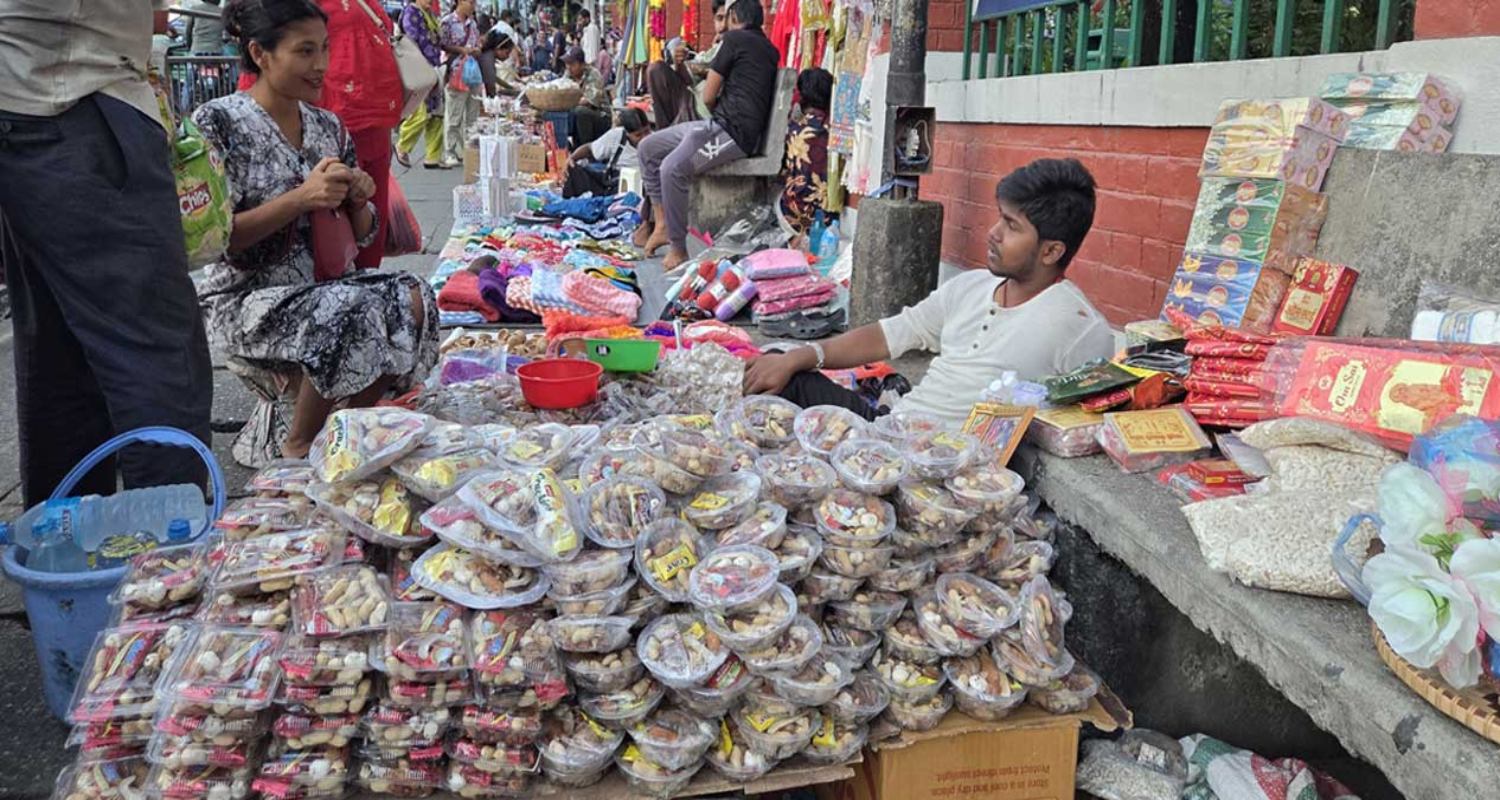 तिहार अर्थतन्त्र: भाइ मसालामा पौने २ अर्ब खर्च, ४११ करोडको फूल कारोबार