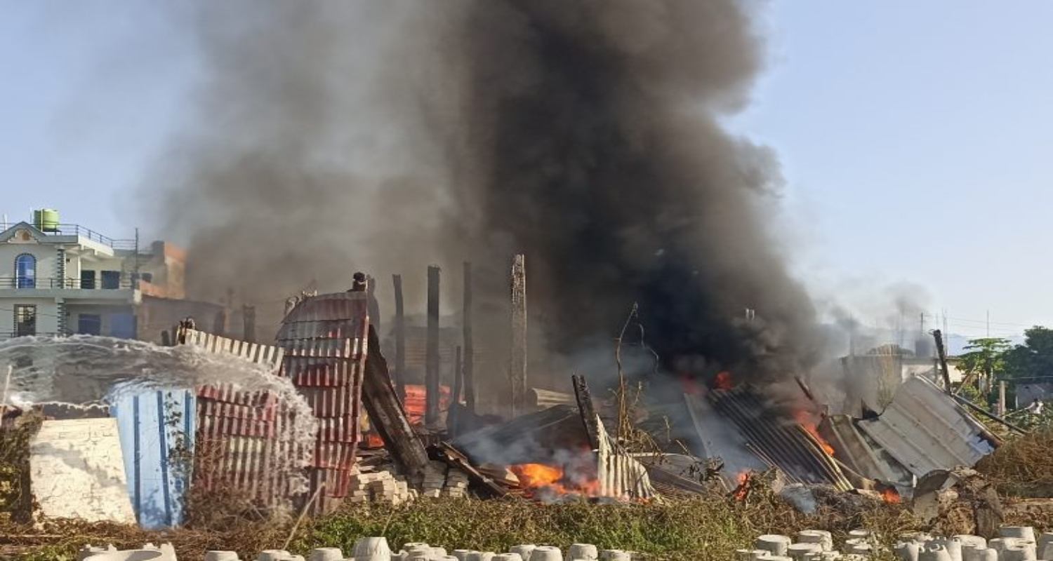 चन्द्रपुरको टायल तथा ब्लक उद्योगमा आगोलागी