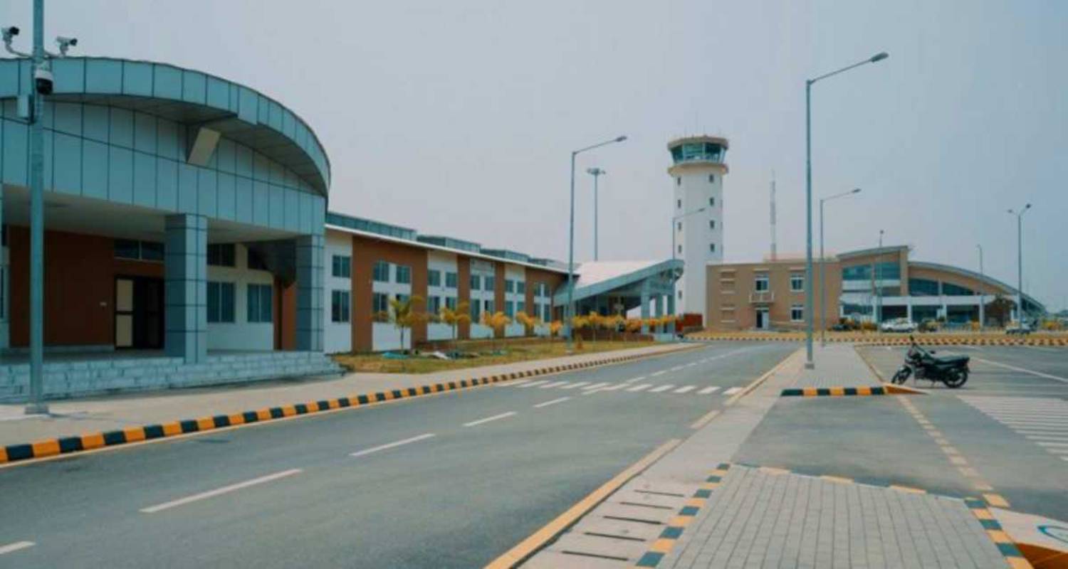 चार्टर्ड विमानबाट यात्रु काठमाडौँ आउँदै