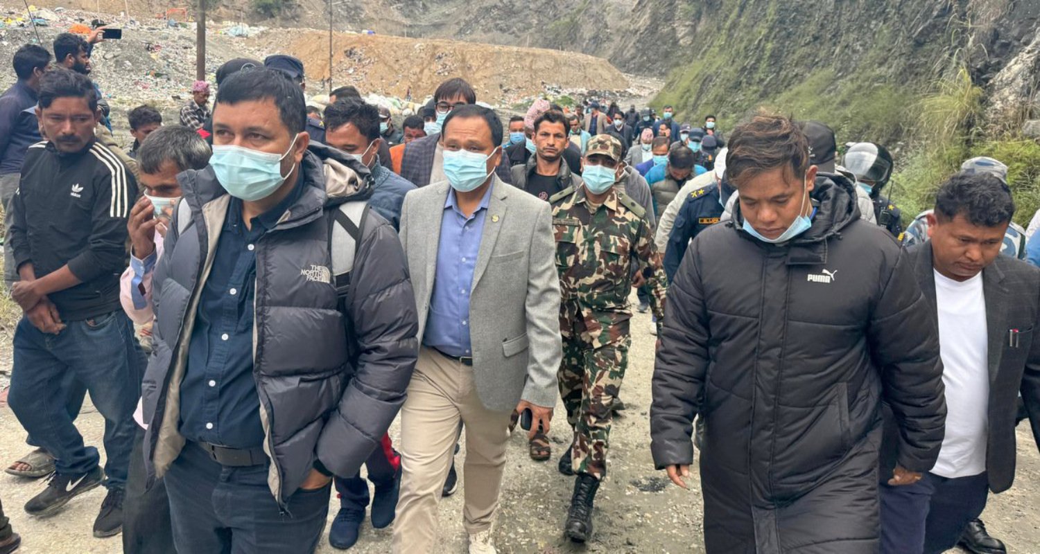 बन्चरेडाँडामा मन्त्री घिसिङ: फोहोर व्यवस्थापनको अवरोध हटाउन स्थलगत अनुगमन