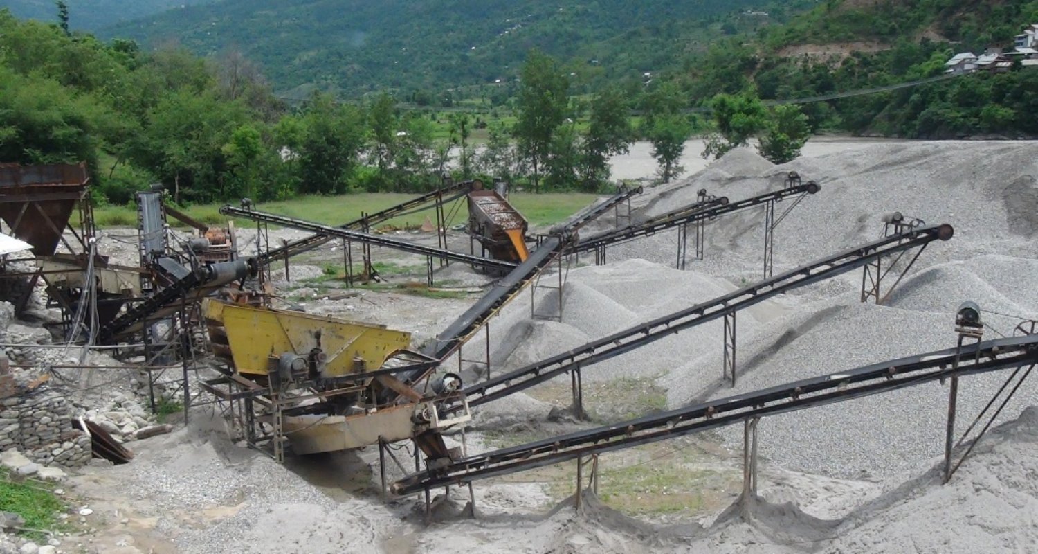 बोझपुरमा अवैध क्रसर बन्द: कानुनी स्वच्छताका लागि कडा कदम