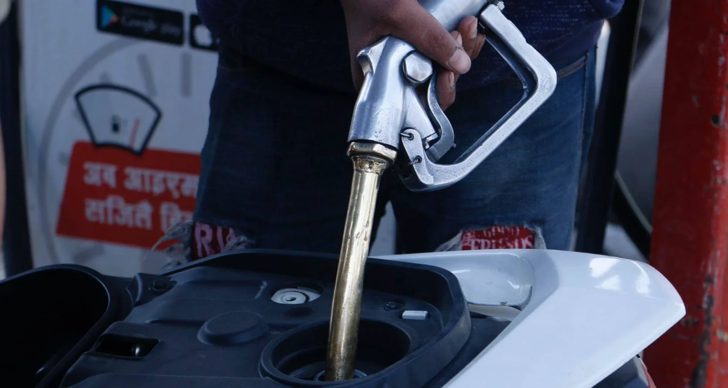 नेपाल आयल निगमले घटायो पेट्रोलियम पदार्थको मूल्य